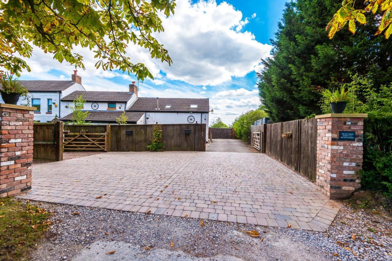 Charming 3-Bed Cottage In Chester, Ideal For Families & Workers, Free Parking - Sleeps 7 Exterior photo